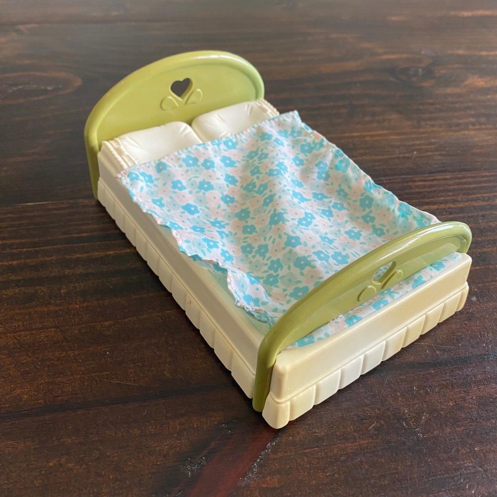 Vintage 1993 Fisher Price Loving Family Dollhouse Bed Double Green Heart Blanket